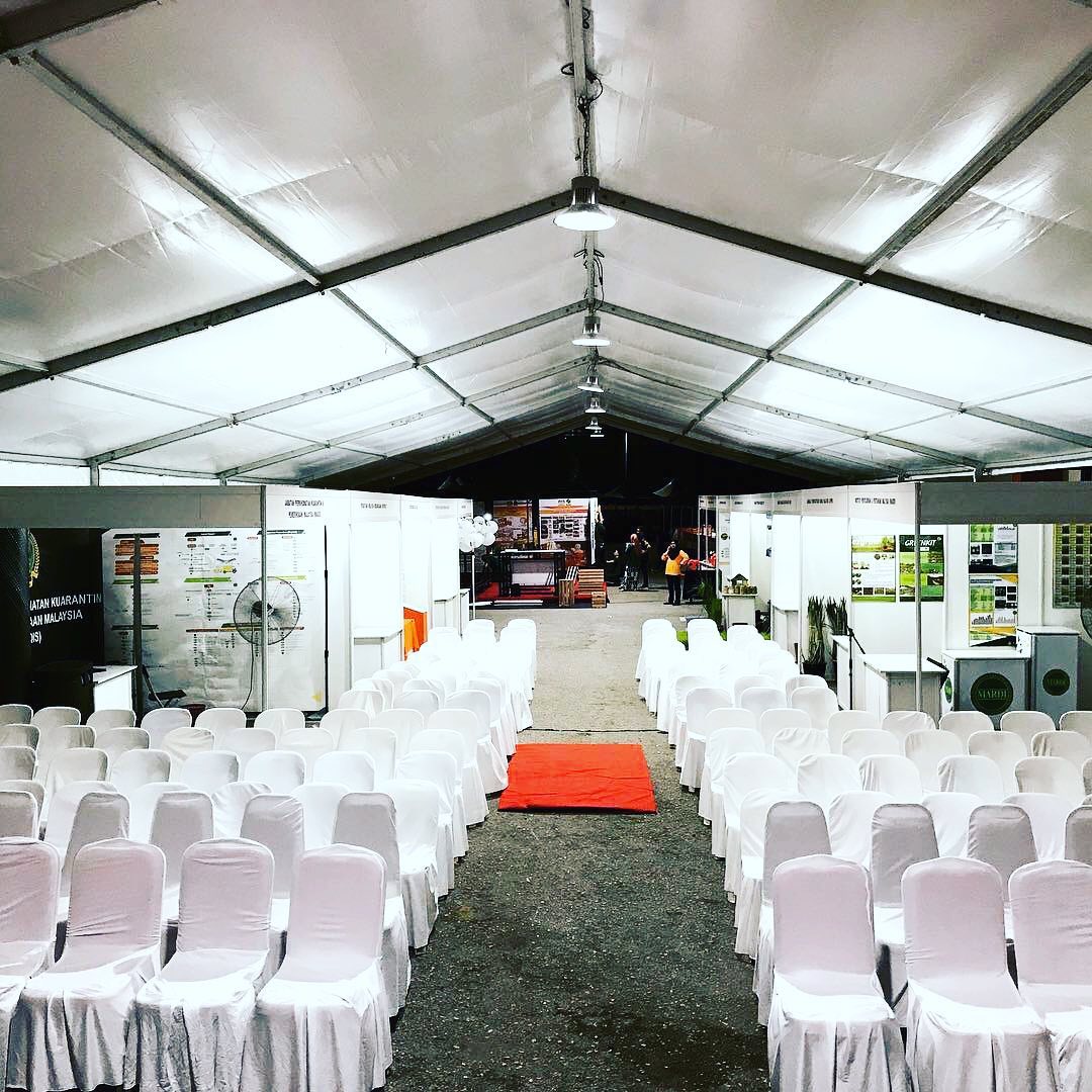 6M MARQUEE TENT WITH CHIVIARY